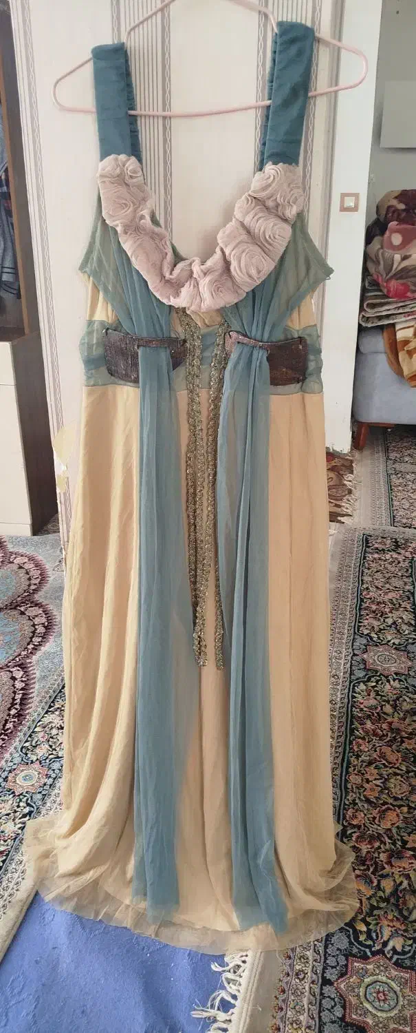 لباس مجلسی|لباس|بم, |دیوار