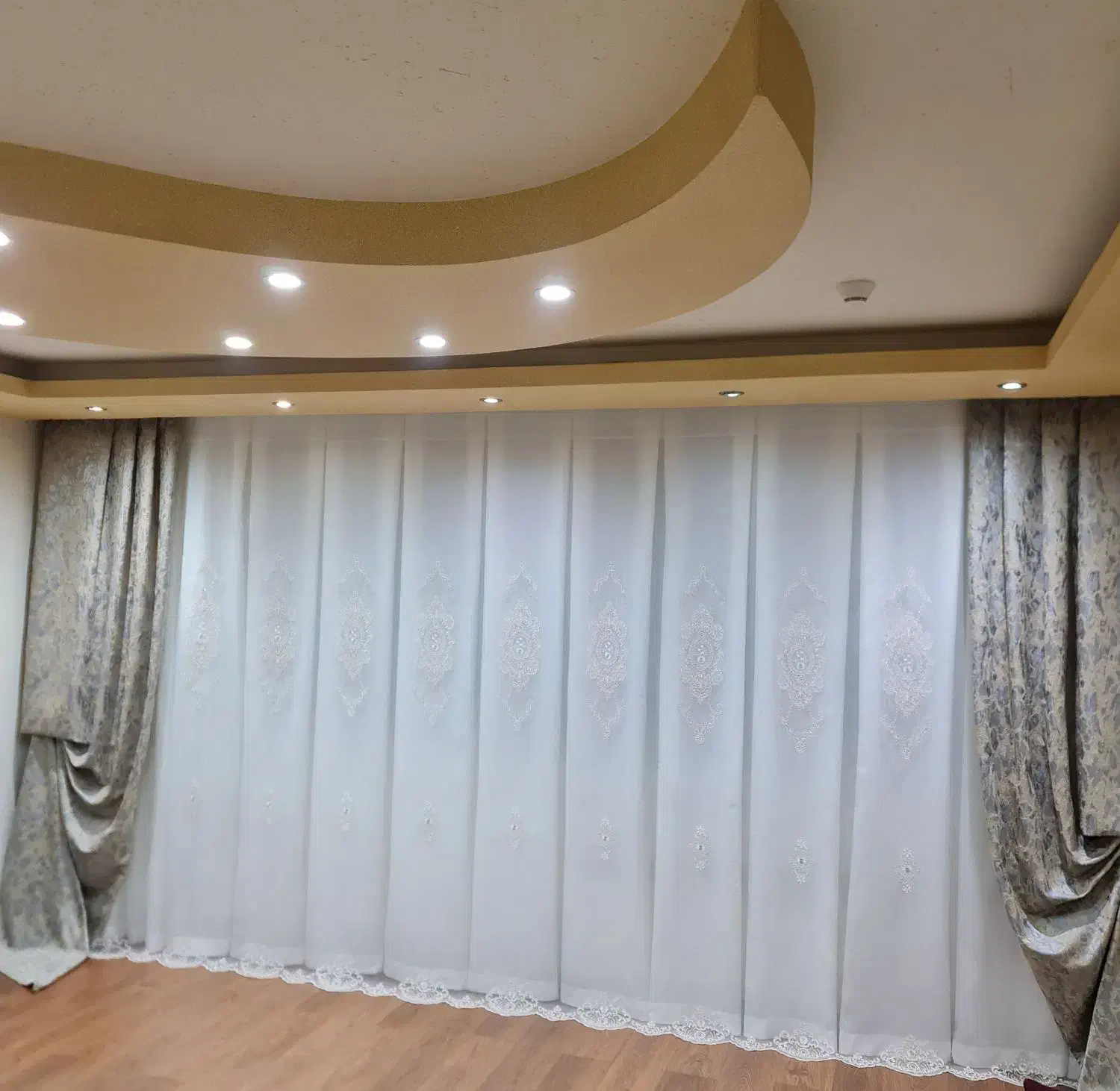 پرده پذیرایی ۶ متری اماده آکبند حراج|پرده، رانر، رومیزی|ارومیه, |دیوار