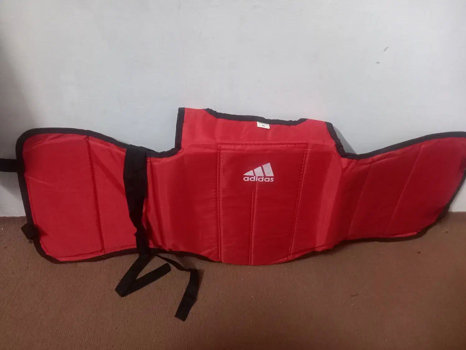 هوگو کاراته|لباس|دورود, |دیوار