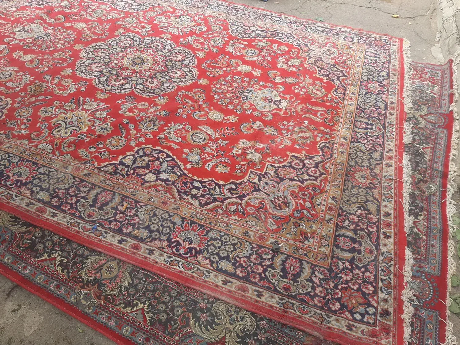 دوعدد فرش ۱۲متری و دو دست مبل فرهی و صدامی|فرش|مرند, |دیوار