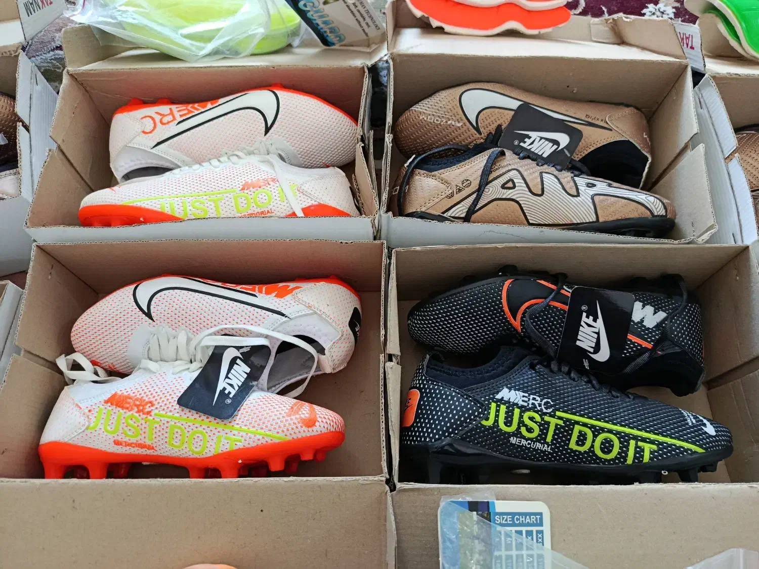 کفش فوتبال بچه گانه|تجهیزات ورزشی|دزفول, |دیوار