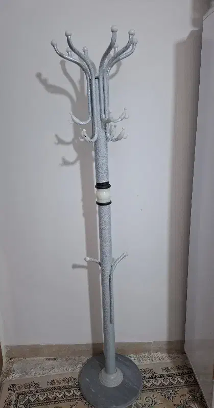 چوب لباسی فلزی پایه سنگی|بندرخت و رختآویز|شیراز, فرهنگ شهر|دیوار