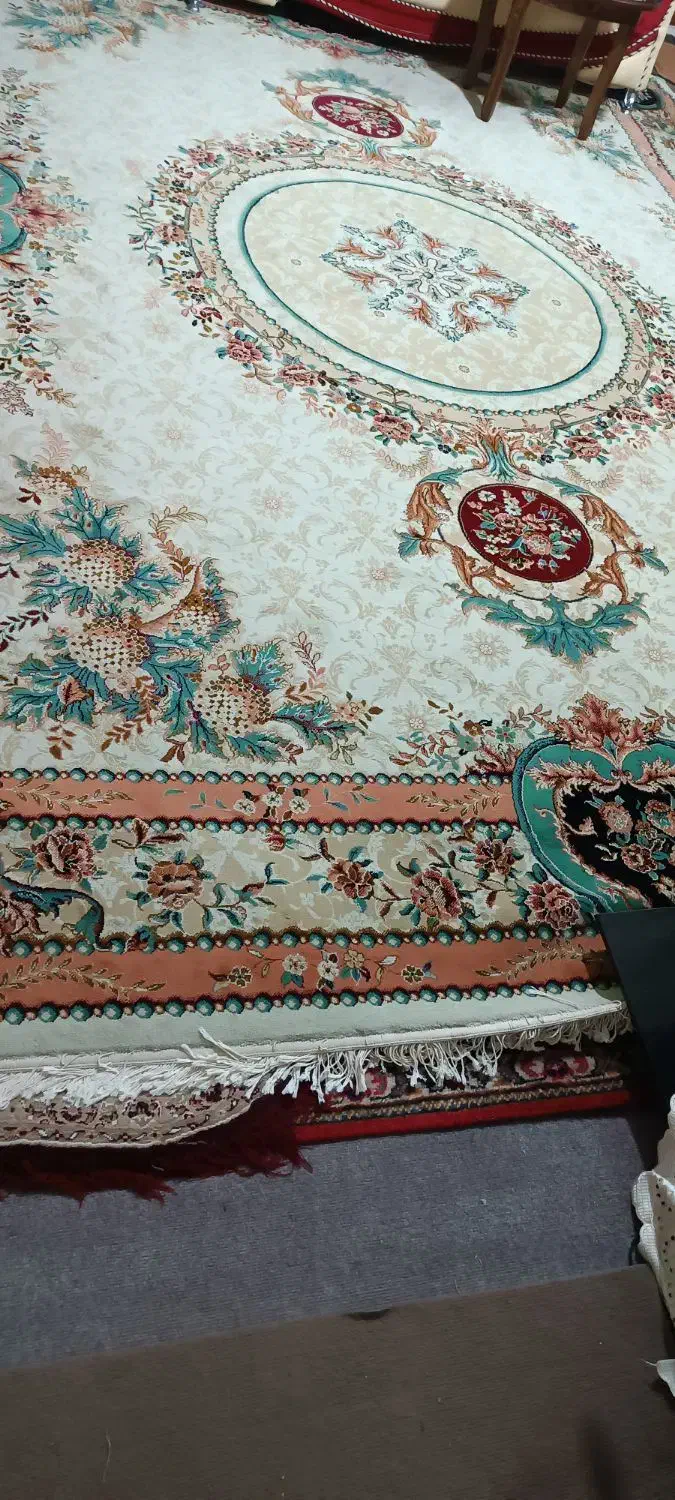 فرش ۳.۴ کرمی رنگ بسیار تمیز|فرش|خوی, |دیوار