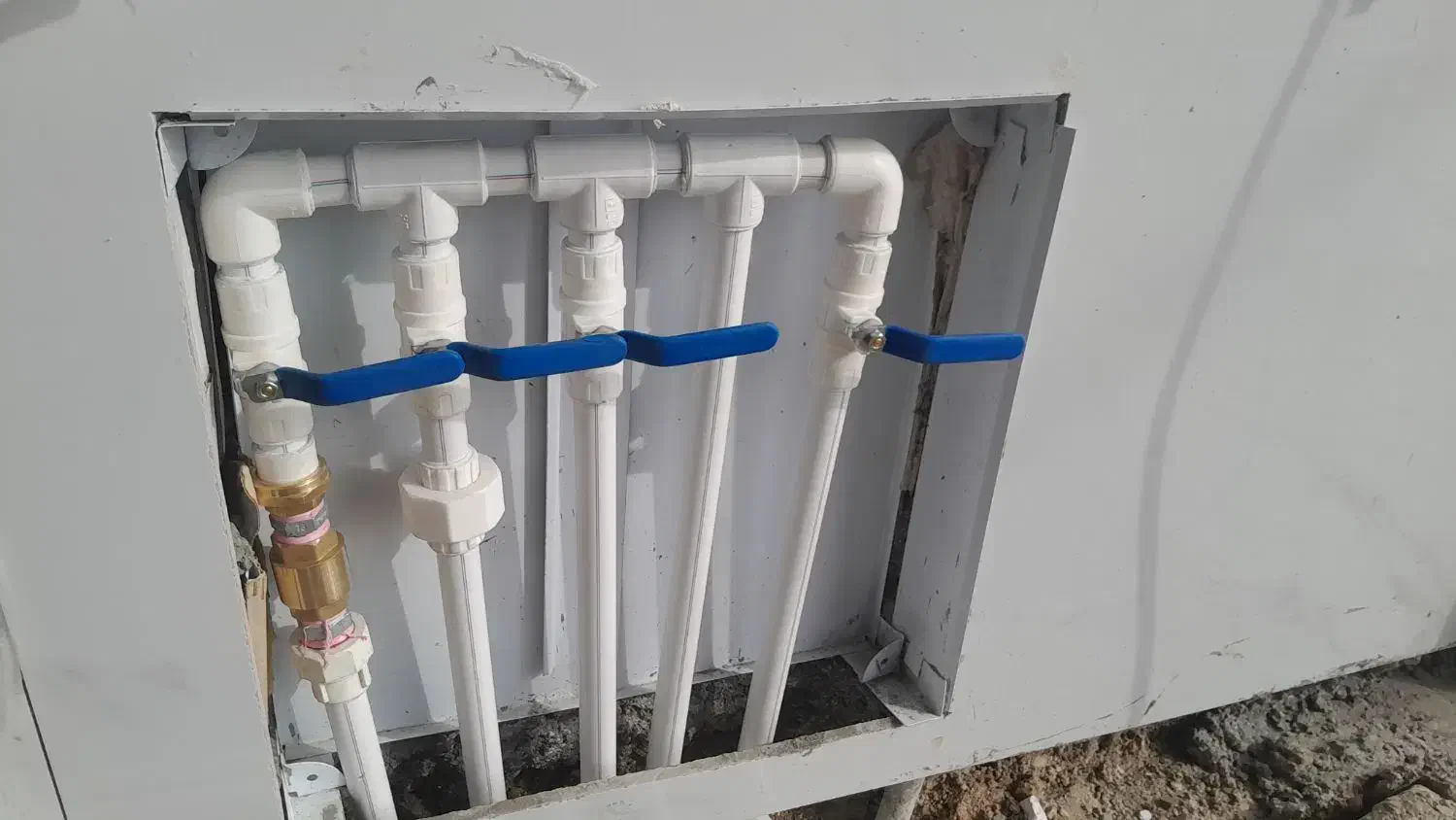 تاسیسات ساختمانی لوله کشی آب و فاضلاب|خدمات پیشه و مهارت|اصفهان, آبشار|دیوار