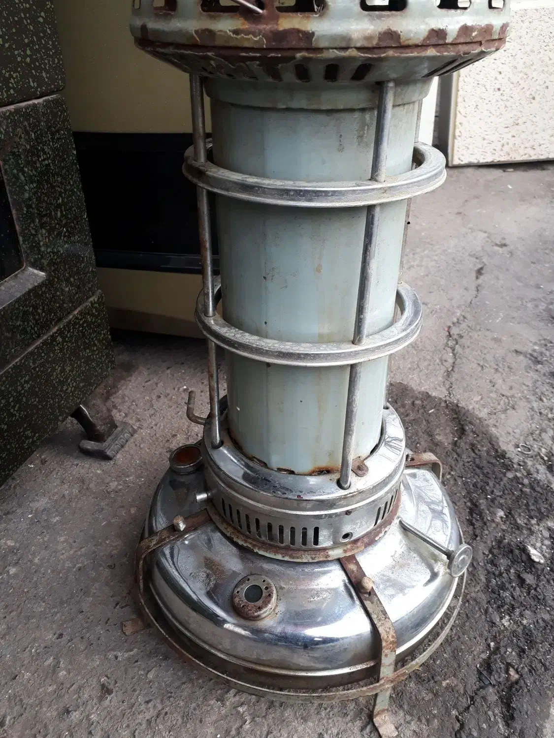 چراق نفتی تویوست سولان|بخاری، هیتر، شومینه|گرگان, |دیوار