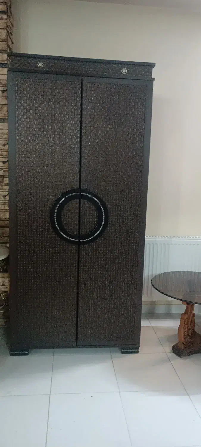 کمد  شیک  و کاملا سالم     عرض ۹۰*۵۰  قد کمد ۱۸۰|جاکفشی، کمد، دراور|زنجان, |دیوار