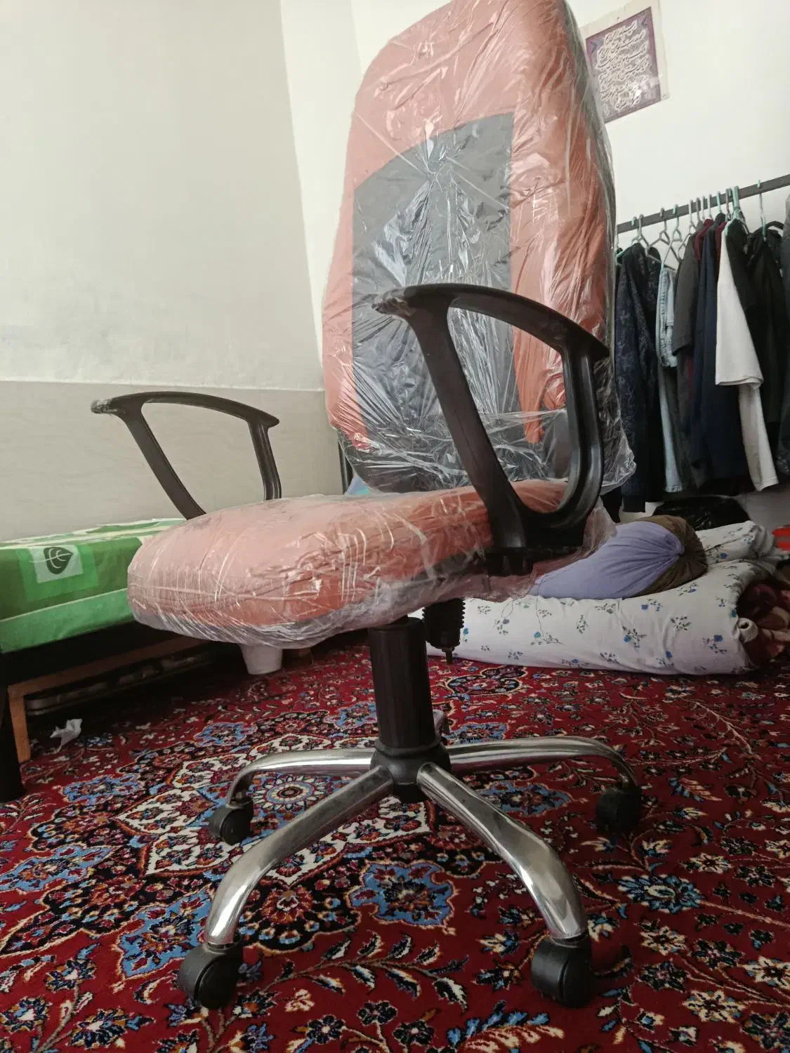 صندلی|صندلی و نیمکت|شیراز, شهرک مهرگان|دیوار