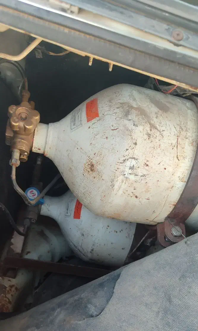 مخزن سی ان جی cng و لوازم همش کامل و کمپرسور کولر|قطعات یدکی و لوازم جانبی|نیشابور, کریم آباد|دیوار