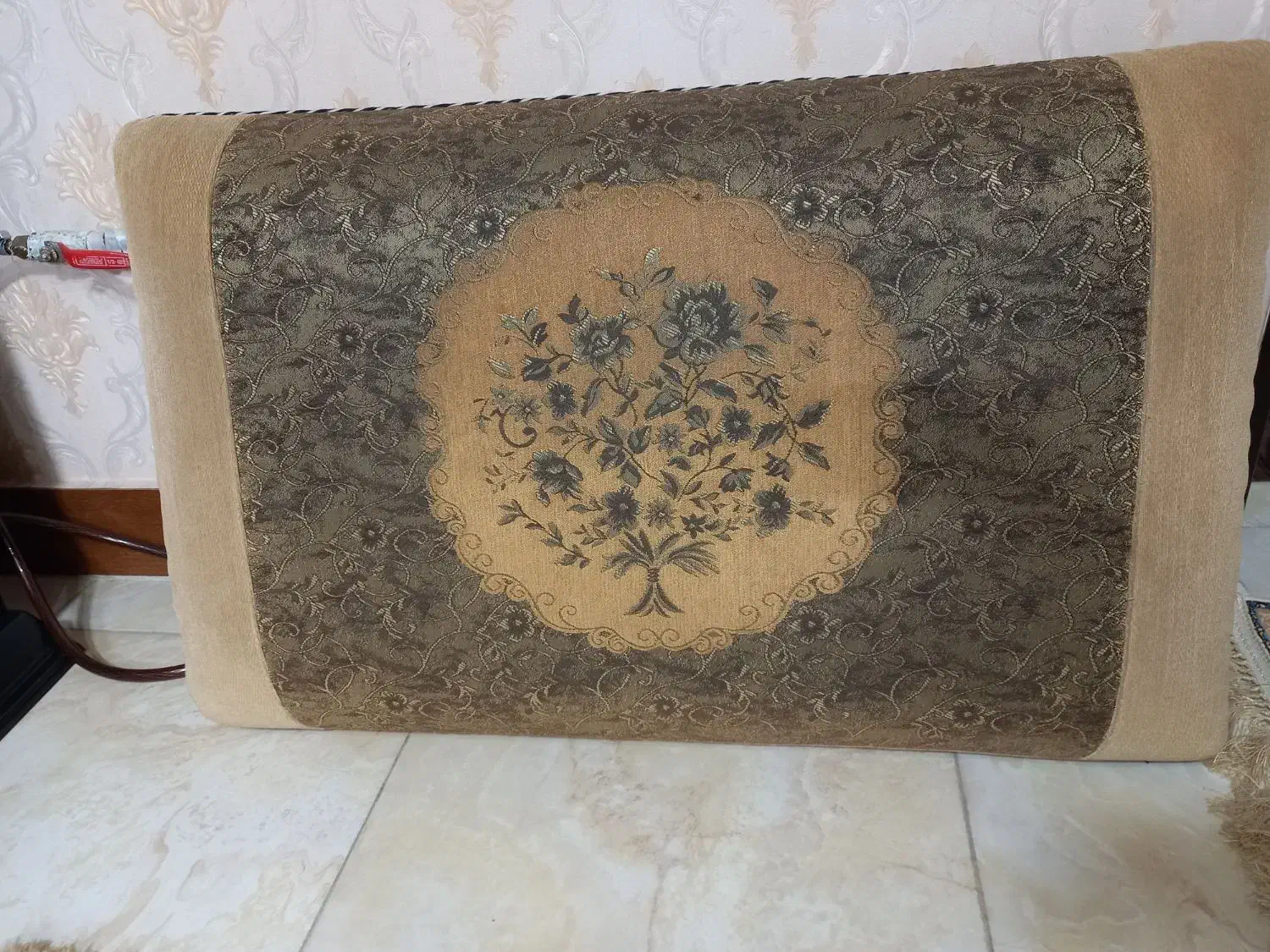 پشتی کاملا سالم|پشتی|قرچک, مهدیه|دیوار