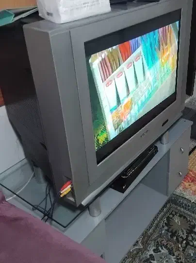 تلویزیون صنام ۳۲ با میز صفحه تخت|تلویزیون و پروژکتور|کاشمر, |دیوار