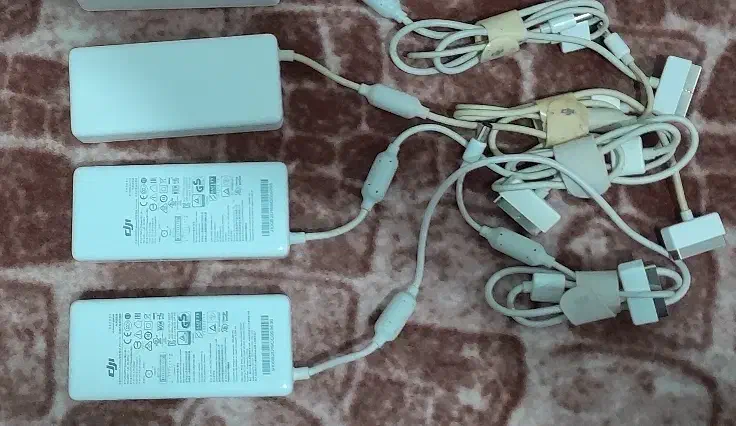 ۳ عدد شارژر باتری پهپاد فانتوم ۴ پرو|دوربین عکاسی و فیلمبرداری|صحنه, |دیوار