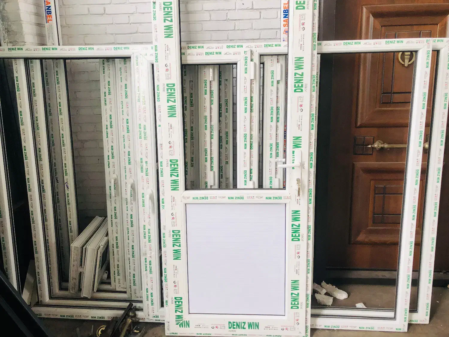 درب پنچره پی وی سی ،اینه های طرح دار، جوشکاری|خدمات پیشه و مهارت|اردبیل, |دیوار