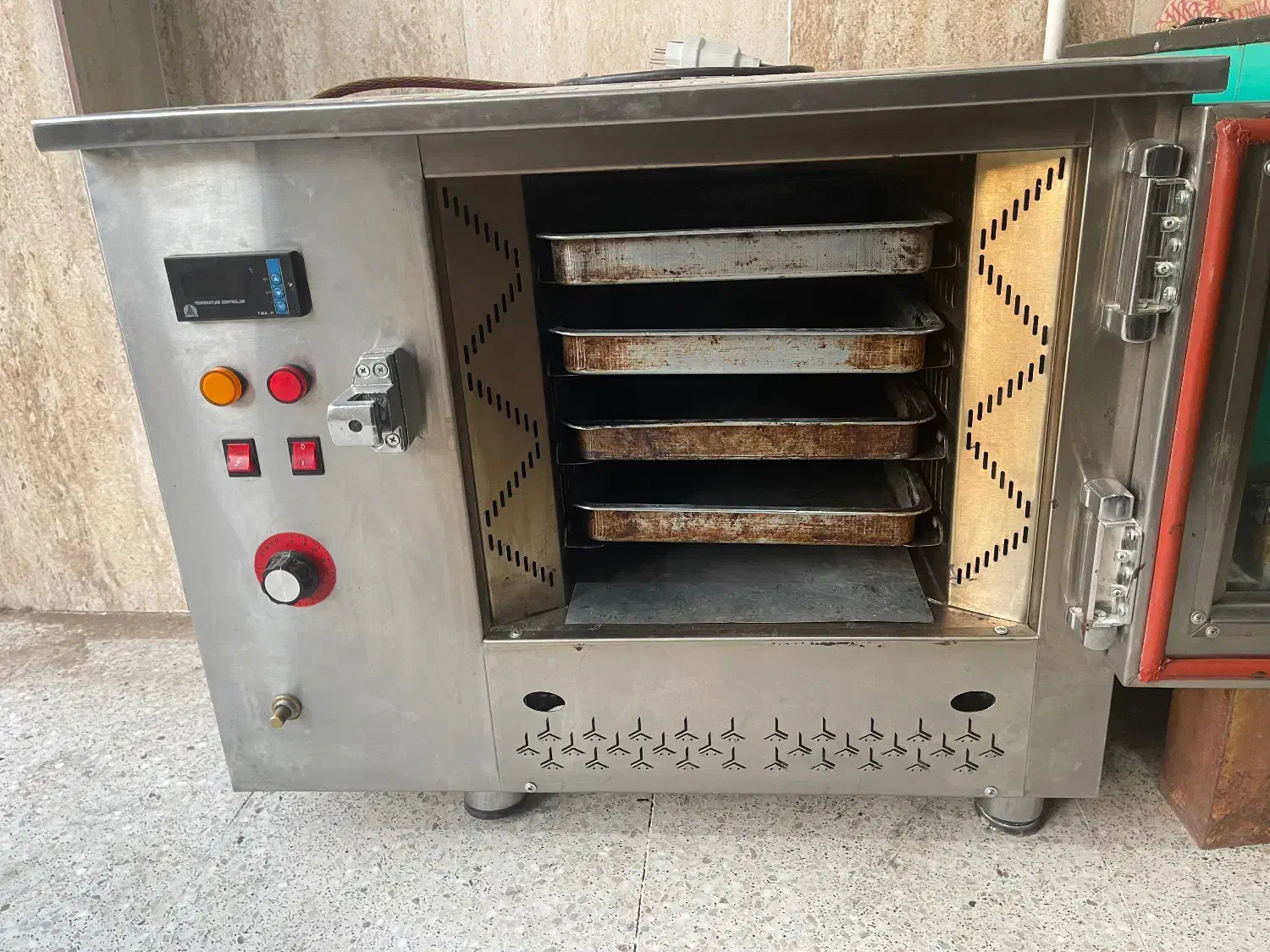 فر ۴ سینی برقی گازی و میکسر ۲۰ کیلویی|کافیشاپ و رستوران|زرند, |دیوار