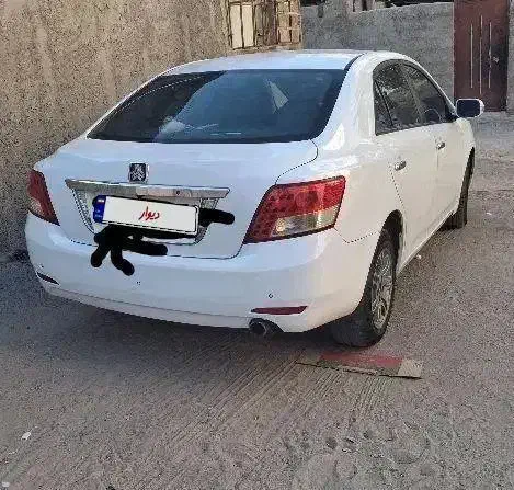 آریو z300 اتومات ۱۶۰۰سی سی|خودرو سواری و وانت|بندرعباس, |دیوار