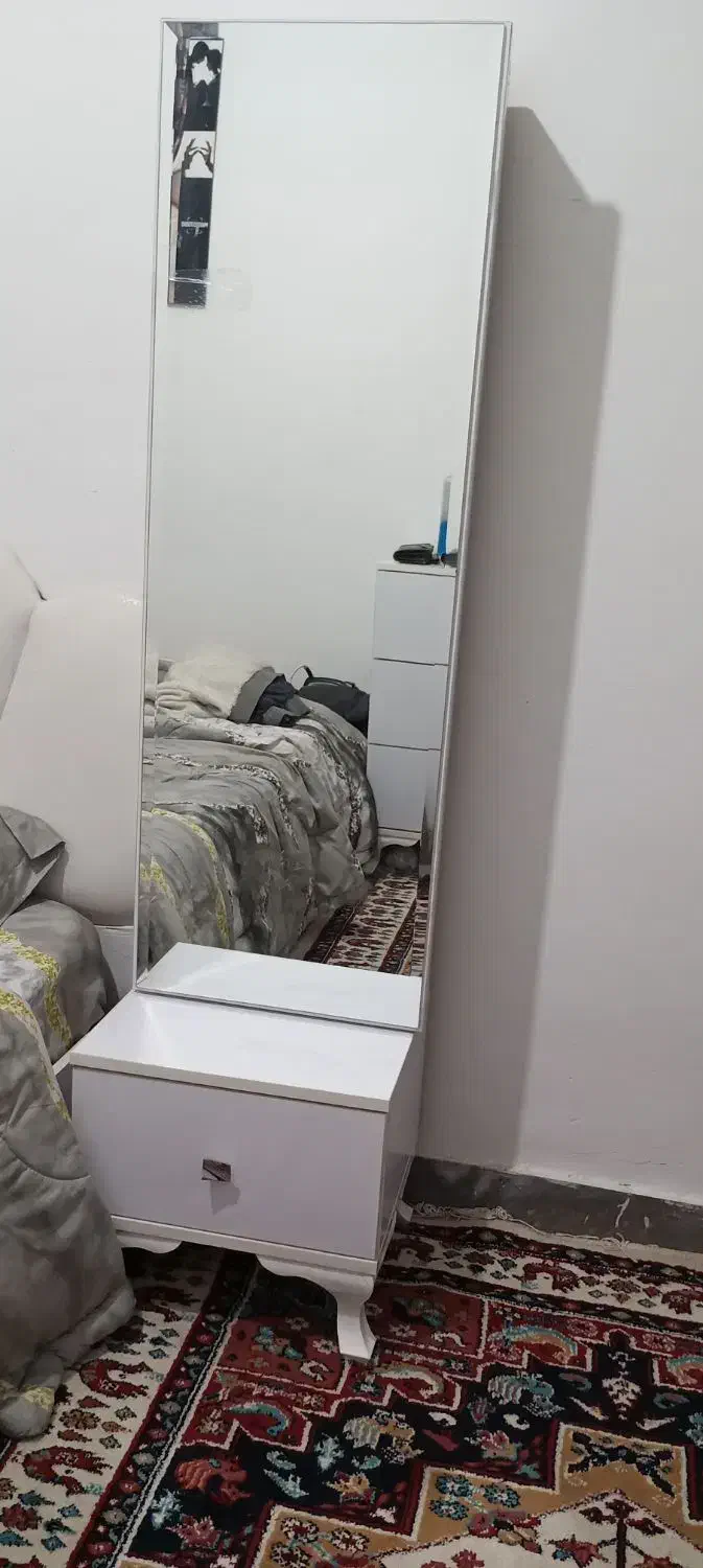 سرویس خواب دونفره|تخت و سرویس خواب|رباط‌کریم, رباط‌کریم|دیوار