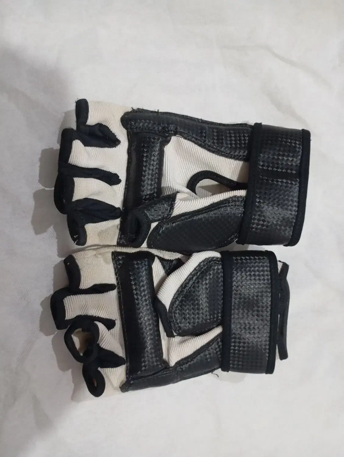 فروش دستکش تمرینی تکواندو|تجهیزات ورزشی|هرسین, |دیوار