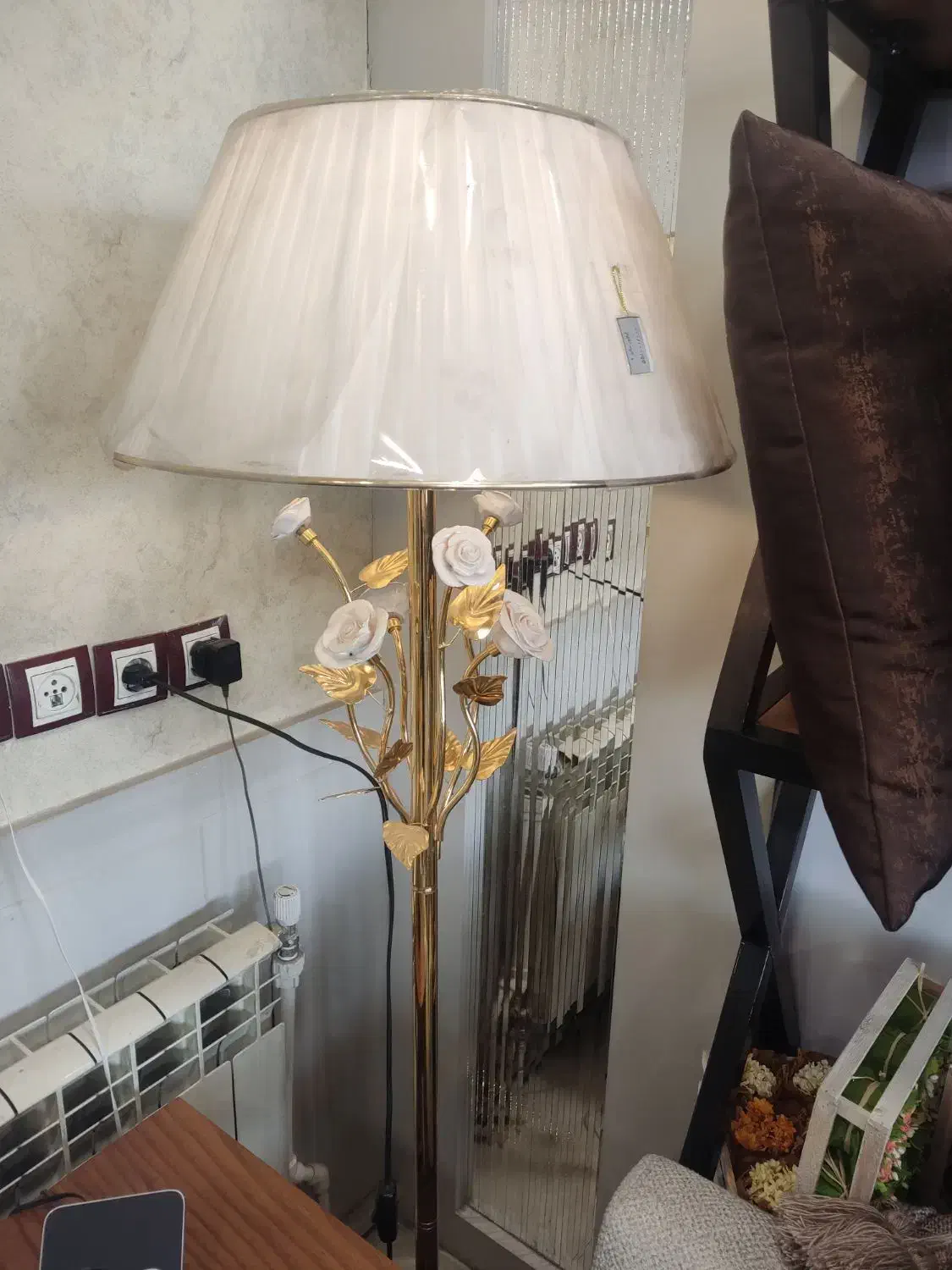 آباژور ایستاده|چراغ خواب و آباژور|تبریز, |دیوار