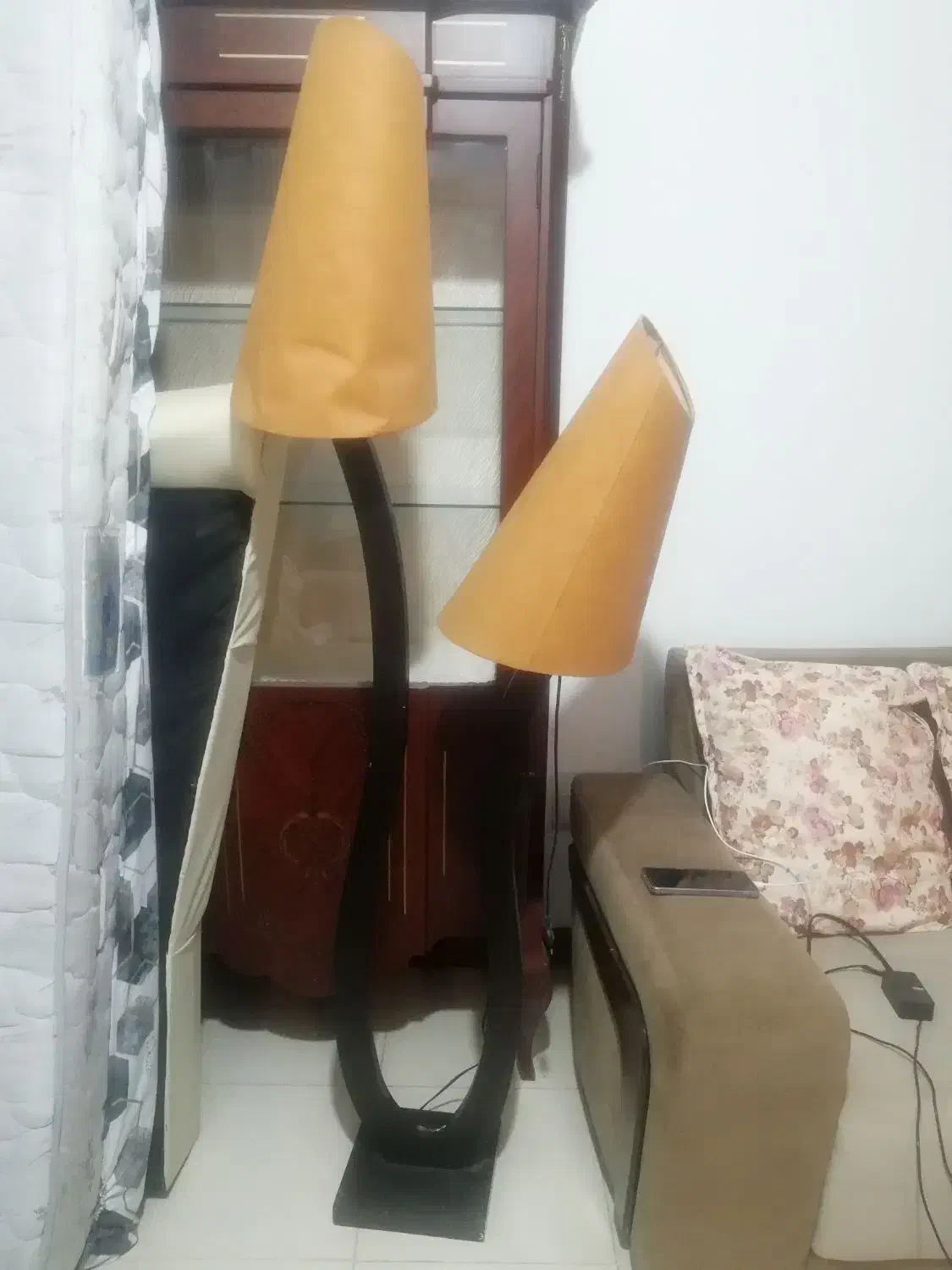 اباژور|چراغ خواب و آباژور|رشت, کوی مهر|دیوار