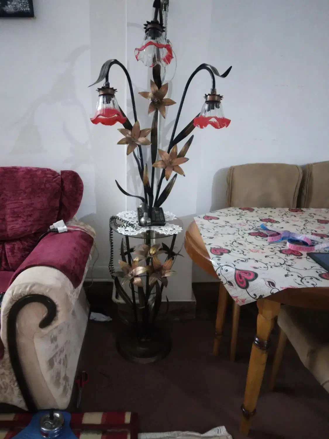 یک عدد آباژور با جا تلفنی به فروش میرسد|چراغ خواب و آباژور|خوی, |دیوار