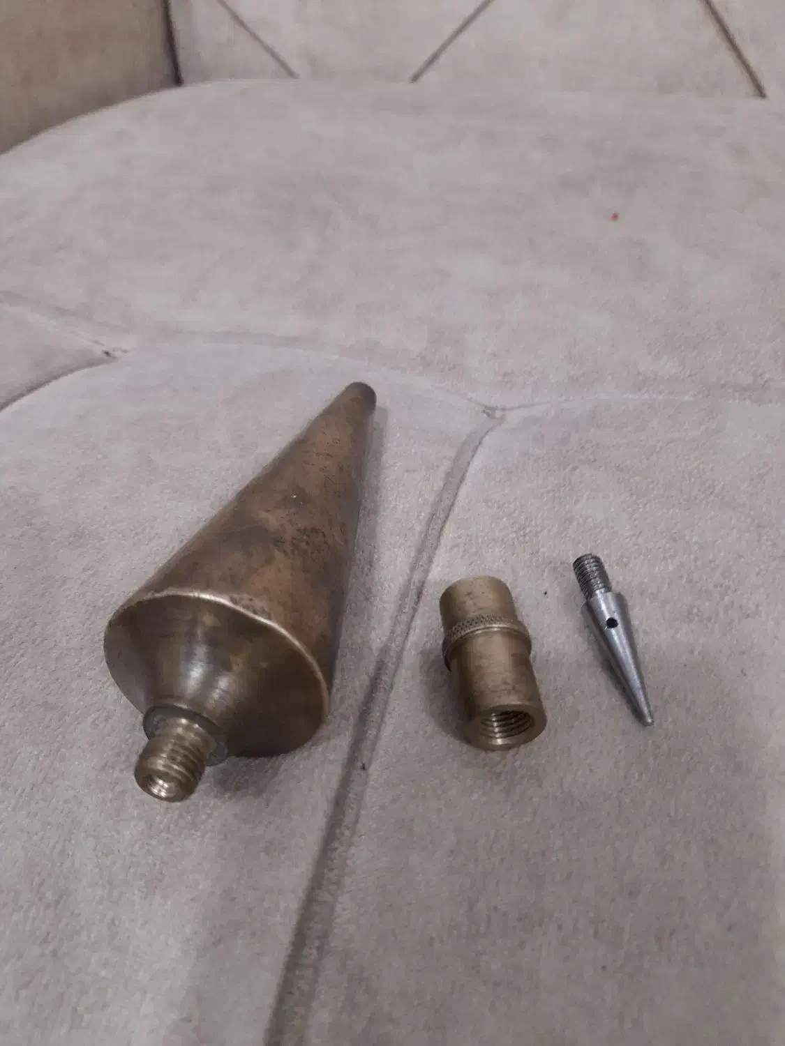 شاقول قدیمی|کلکسیون اشیاء عتیقه|رشت, هلال احمر|دیوار