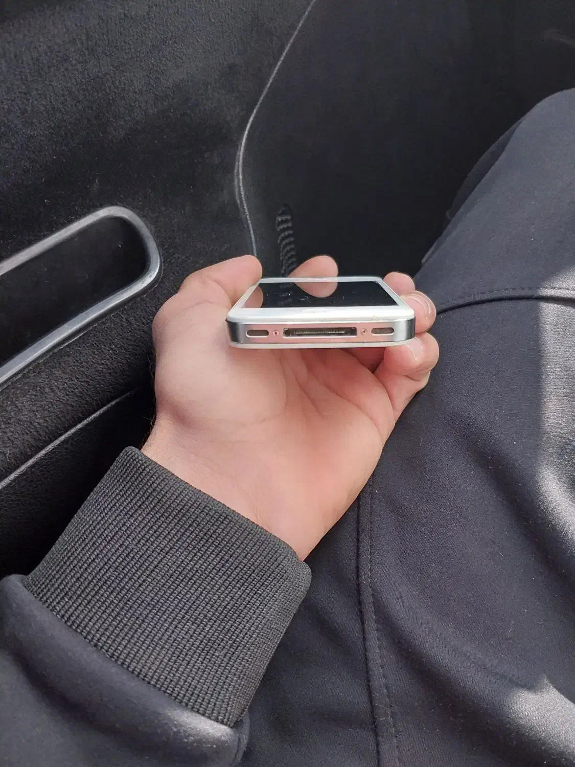 گوشی آیفون ۴ کلکسیونی|موبایل|شیراز, هفت تنان|دیوار