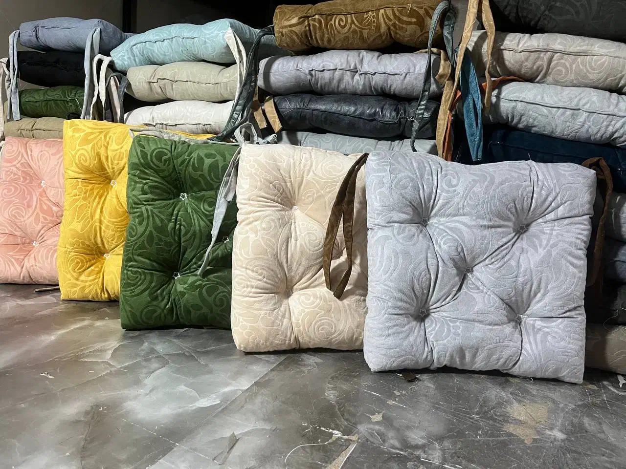 نشیمن|رختخواب، بالش، پتو|شهریار, شهرک وائین|دیوار