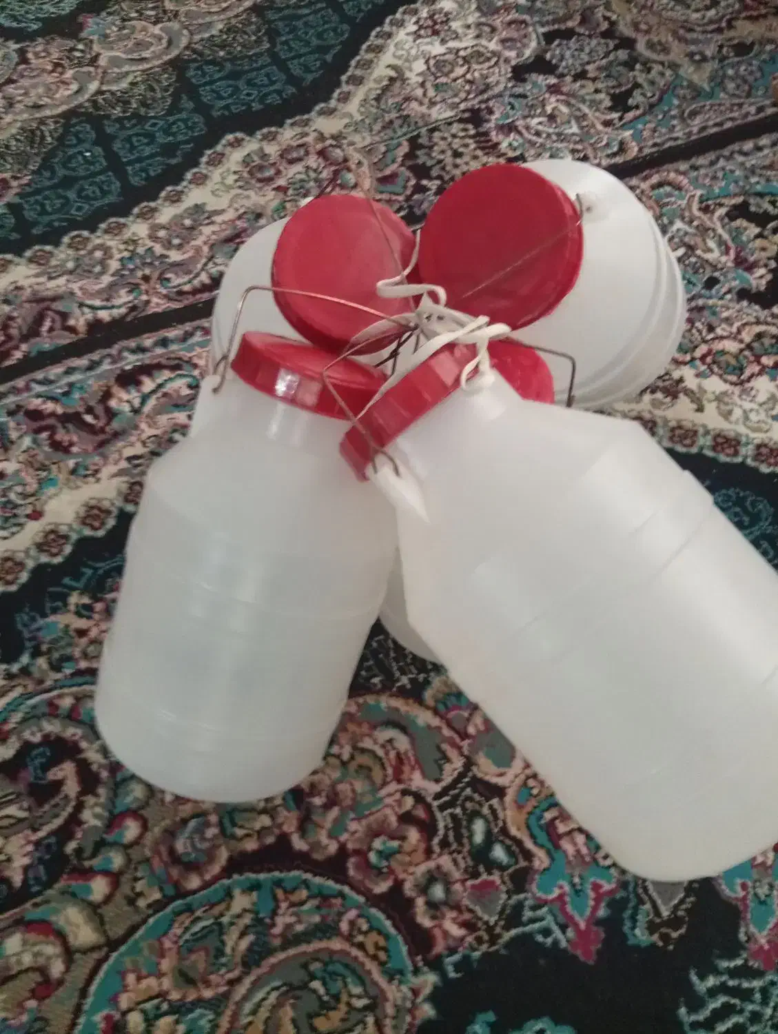 دبه ۶کیلوی سالم و تمیز|ظروف نگهدارنده، پلاستیکی، یکبارمصرف|مشهد, محمدآباد|دیوار