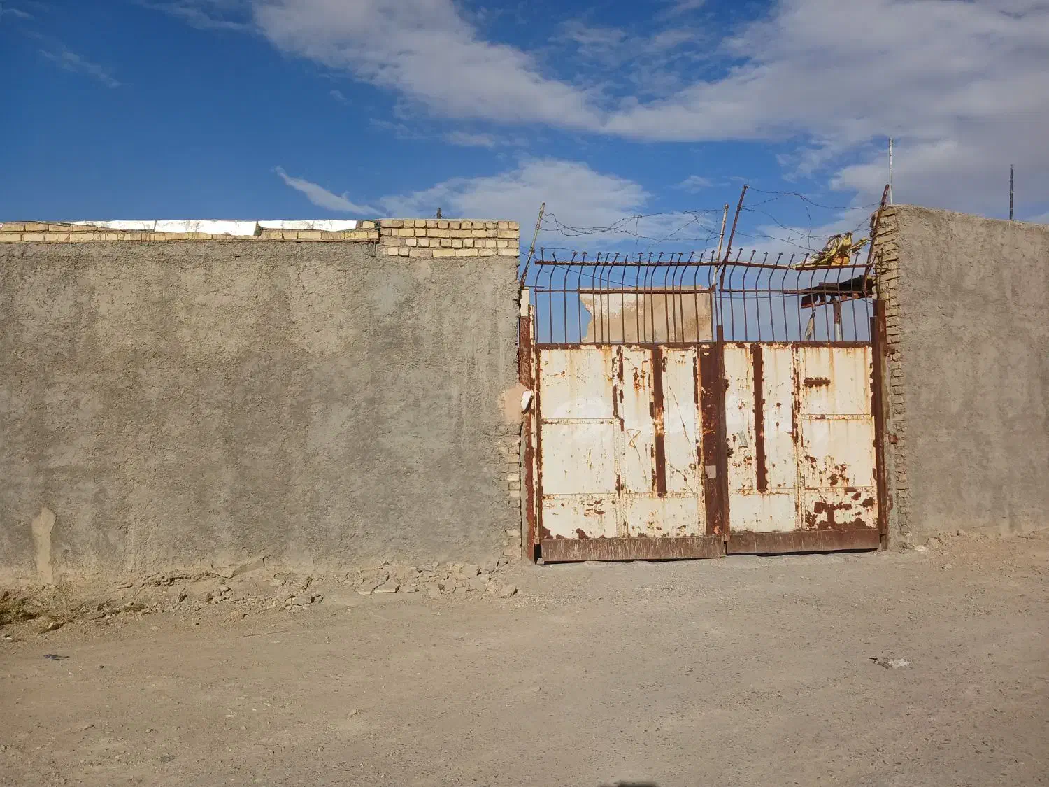 اجاره انبار و چهاردیواری و کارگاه براتوبان فرودگاه|اجارهٔ دفتر صنعتی، کشاورزی، تجاری|اصفهان, قهجاورستان|دیوار