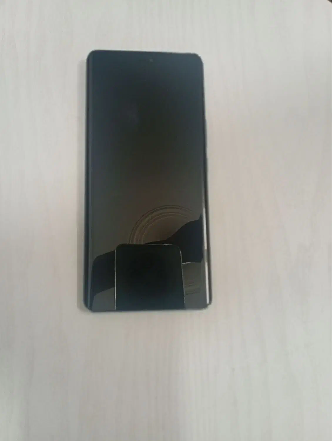 انرX9c|موبایل|قم, چهل درخت‎|دیوار