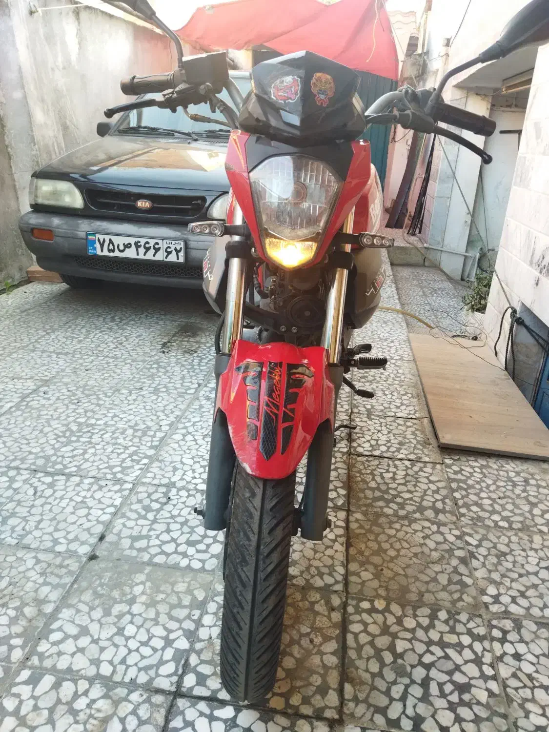 بنلی ۱۵۰ قرمز|موتورسیکلت|ساری, |دیوار