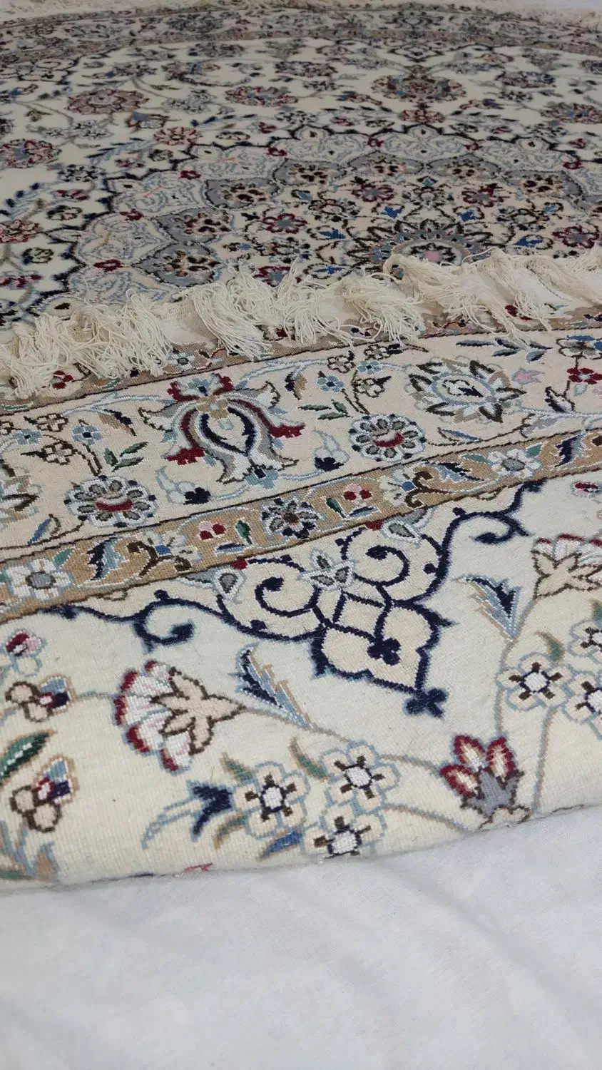 فروش دو عدد قالی دست‌باف نایین|فرش|نائین, |دیوار