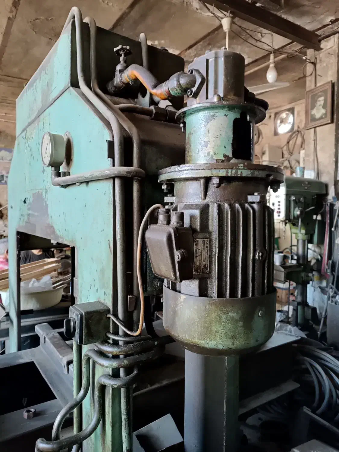 دستگاه پرس با توان ۲۰۰ تن فشار|ماشین‌آلات صنعتی|قم, باسکول|دیوار