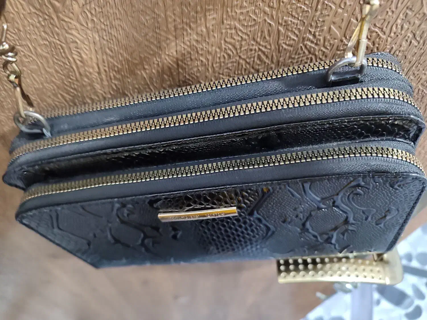 کیف|کیف، کفش، کمربند|زاویه, |دیوار