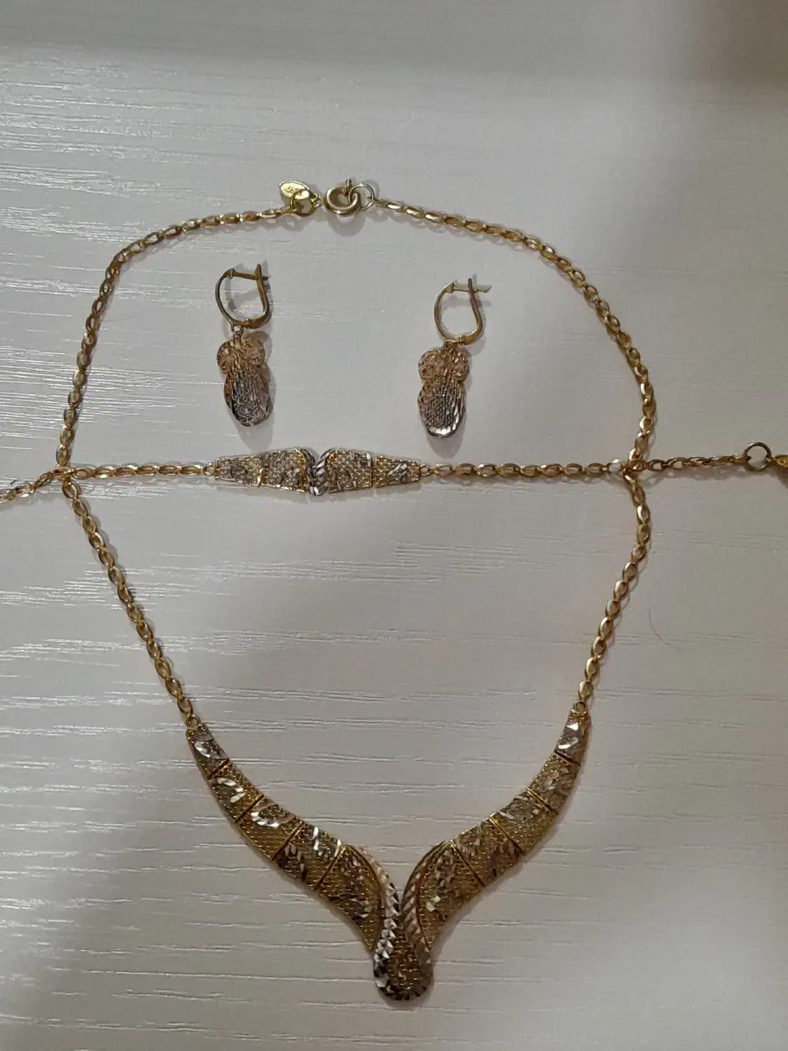 سرویس طلا ویک گردنبندسبک|جواهرات|محمدیه-قزوین, |دیوار