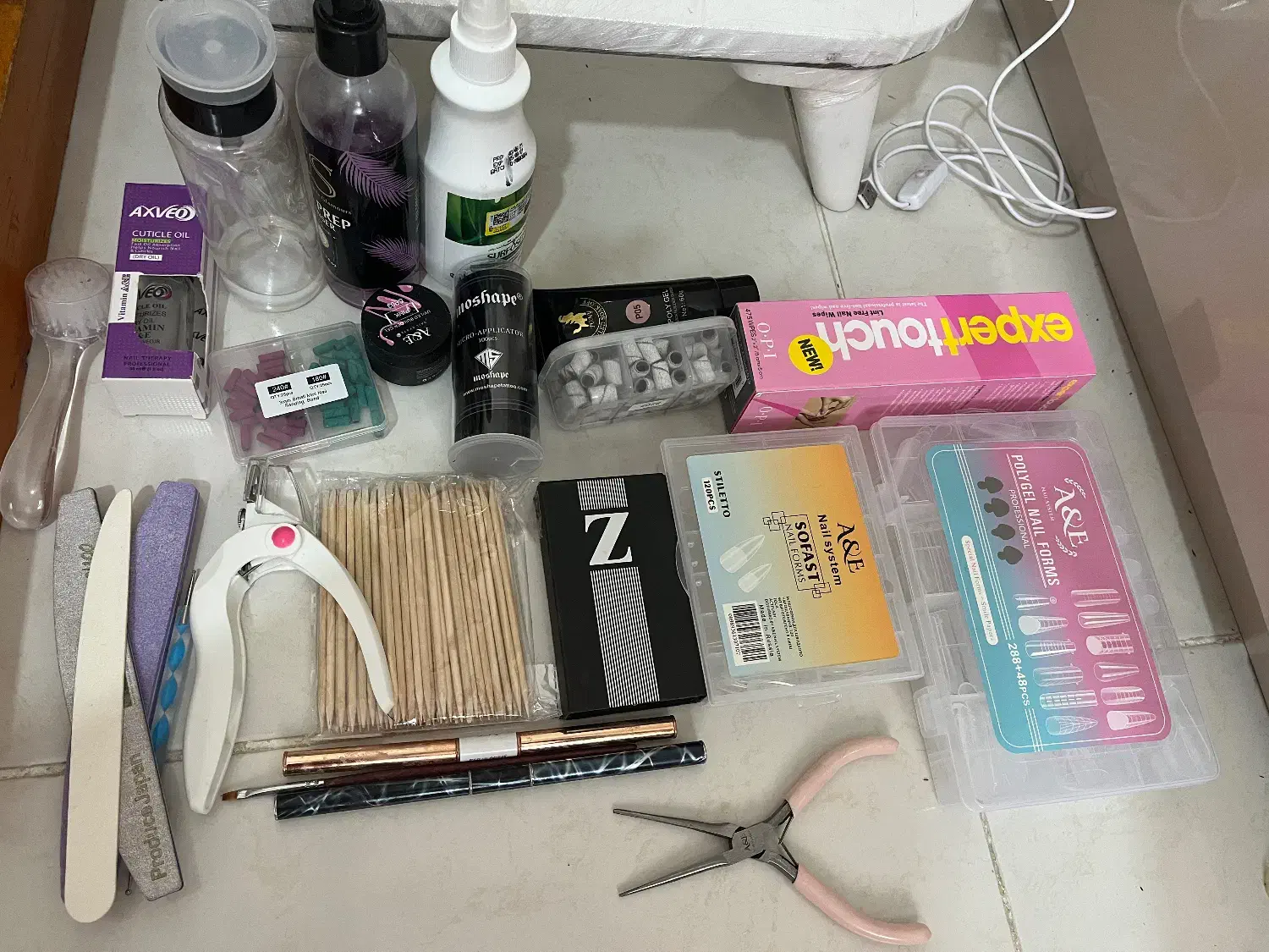 وسایل کامل کاشت ناخن|آرایشگاه و سالنهای زیبایی|شاهینشهر, عطار|دیوار