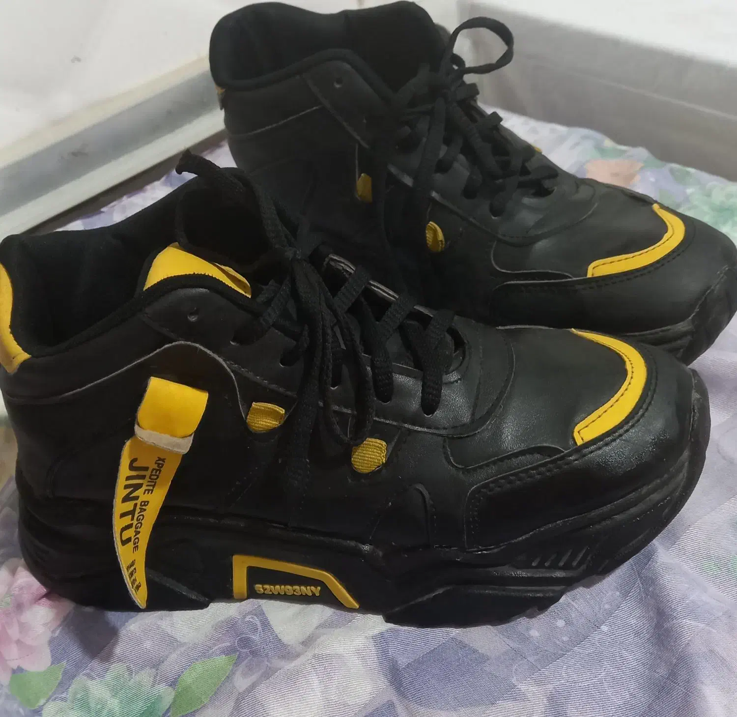 کفش اسپرت شیک|کیف، کفش، کمربند|بندر امام خمینی, |دیوار