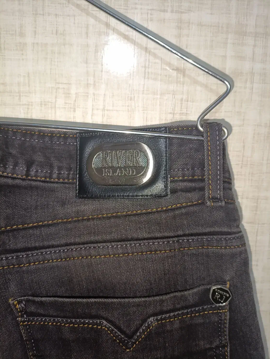 شلوار لی خارجی|لباس|لاهیجان, شیشه گران|دیوار