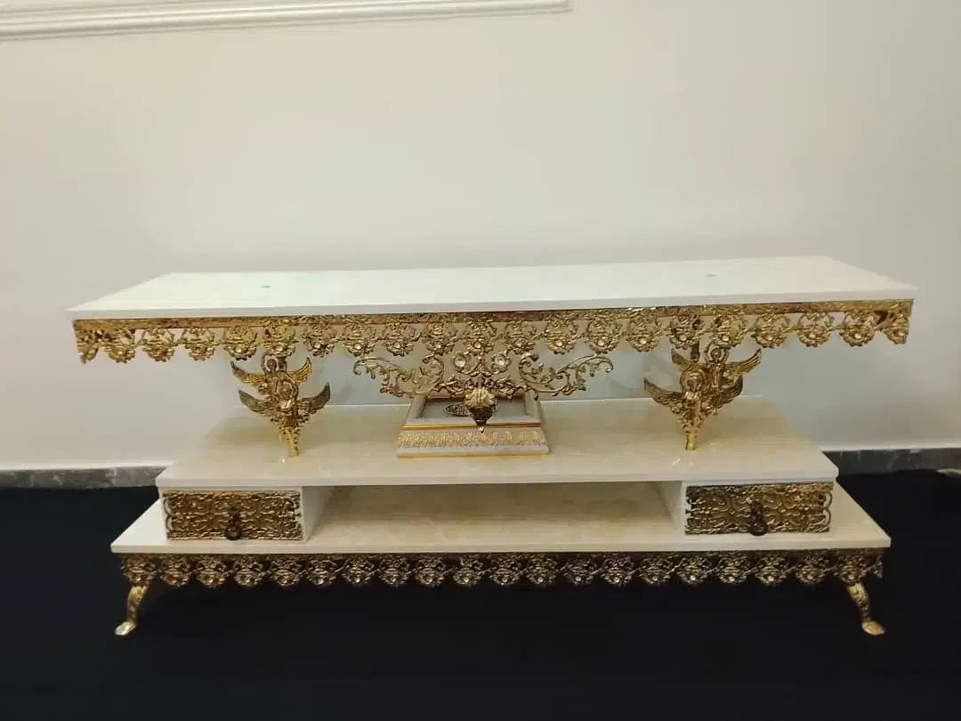 میز تلویزیون سالم برنز اصل در حد نو|میز تلویزیون|کوهدشت, |دیوار