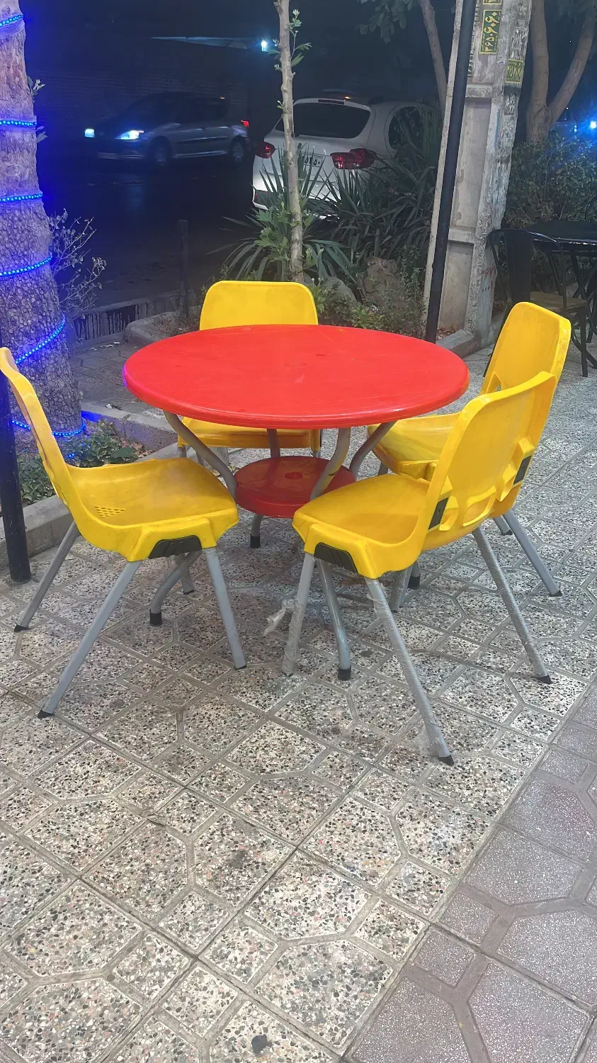 میز وصندلی ناصر عمده وتکی|کافیشاپ و رستوران|کرج, شهرک بنفشه|دیوار