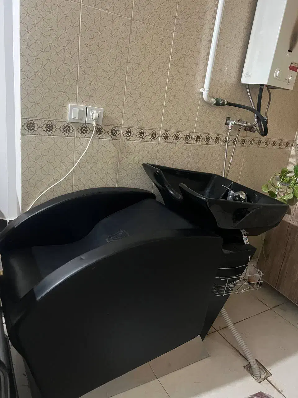 سرشور آرایشگاه|آرایشگاه و سالن‌های زیبایی|مراغه, |دیوار