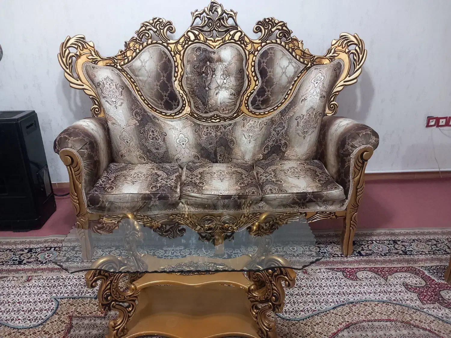 مبل سلطنتی چوبی با یک عسلی کوچک و یک عسلی بزرگ|مبلمان خانگی و میز عسلی|مشگین شهر, |دیوار