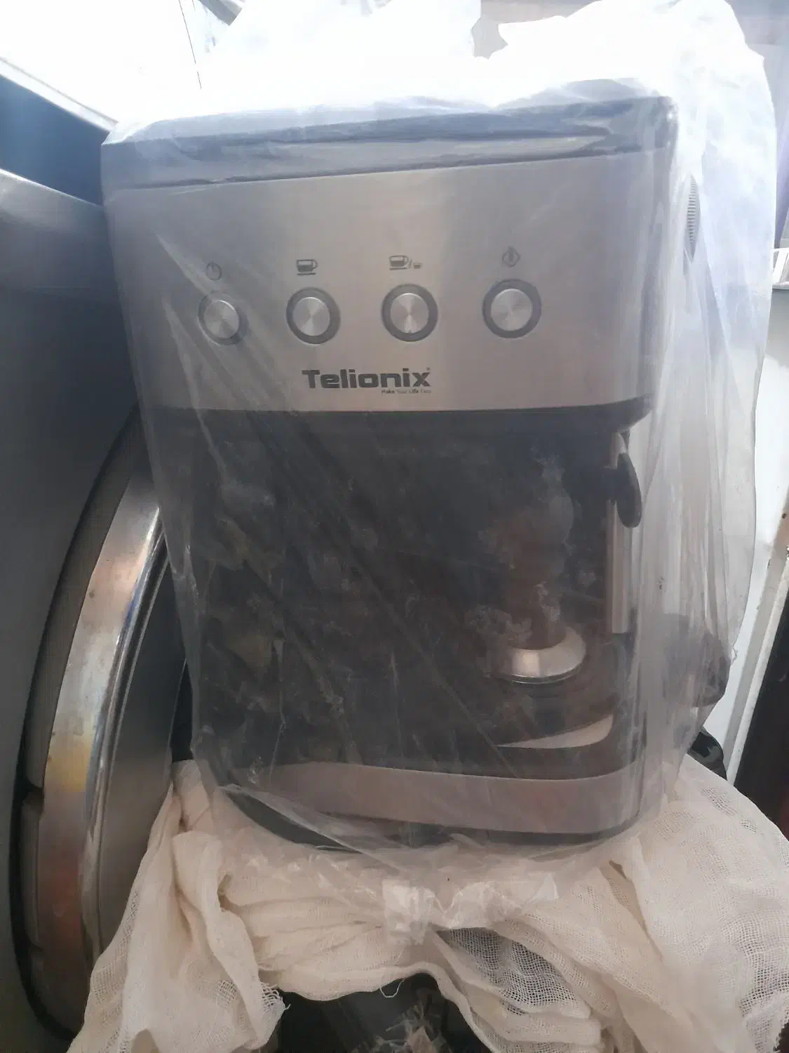 دیگ نیچه  ودستگاه اسپرسو ساز|ظروف پخت‌وپز|بم, |دیوار