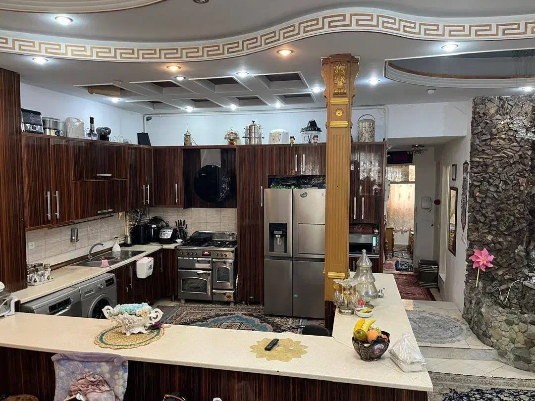 ۱۵۰متر همراه با ۲۳۰وام ودیعه