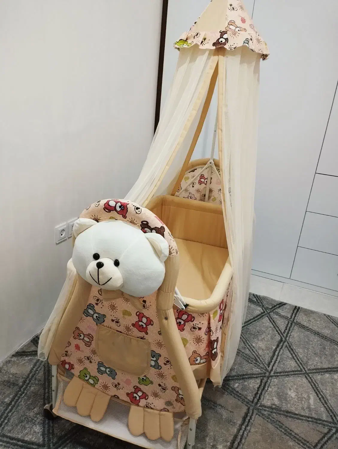 گهواره|اسباب و اثاث بچه|اقبالیه, |دیوار