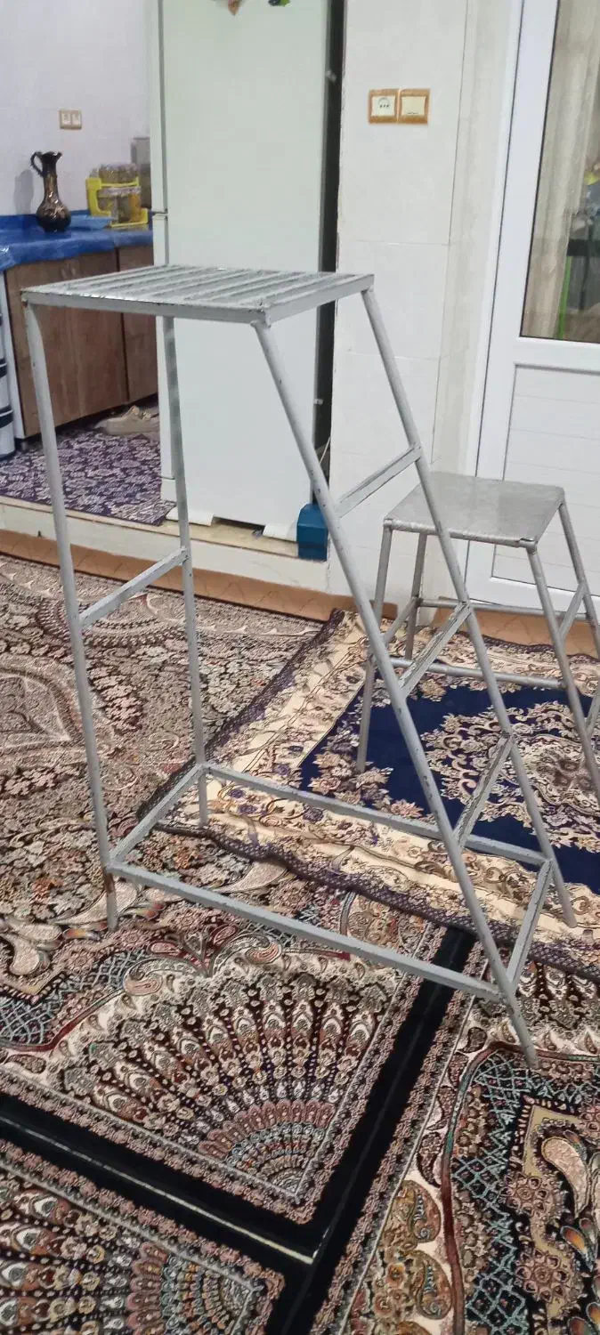 چهار پایه اهنی|صندلی و نیمکت|کرمانشاه, |دیوار