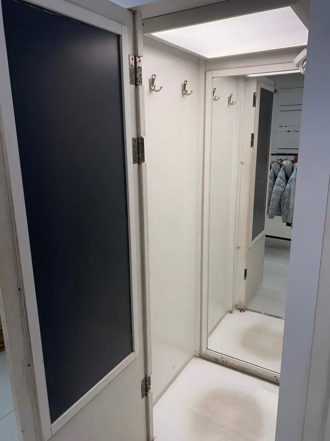 پرو لباس|فروشگاه و مغازه|برخوار, |دیوار