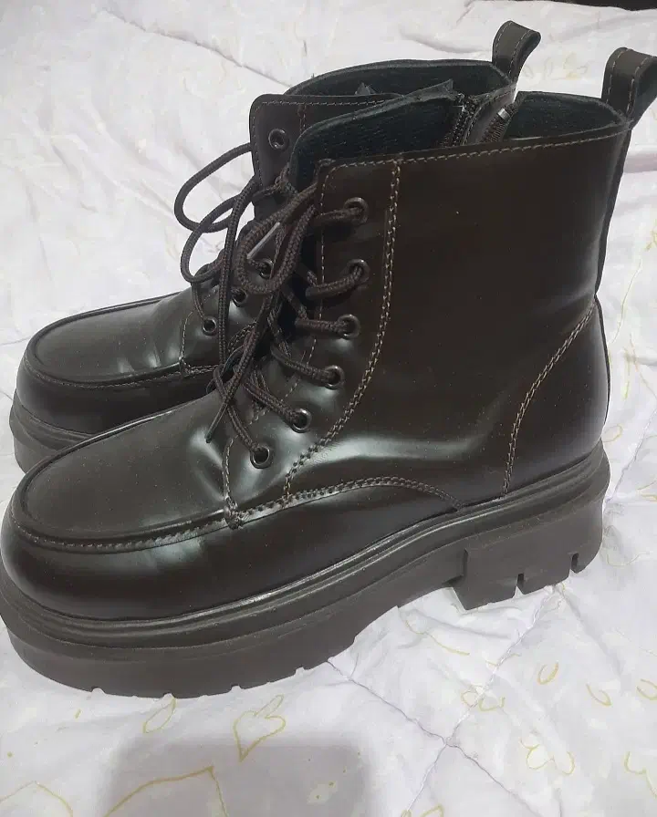 بوتین|کیف، کفش، کمربند|سلماس, |دیوار