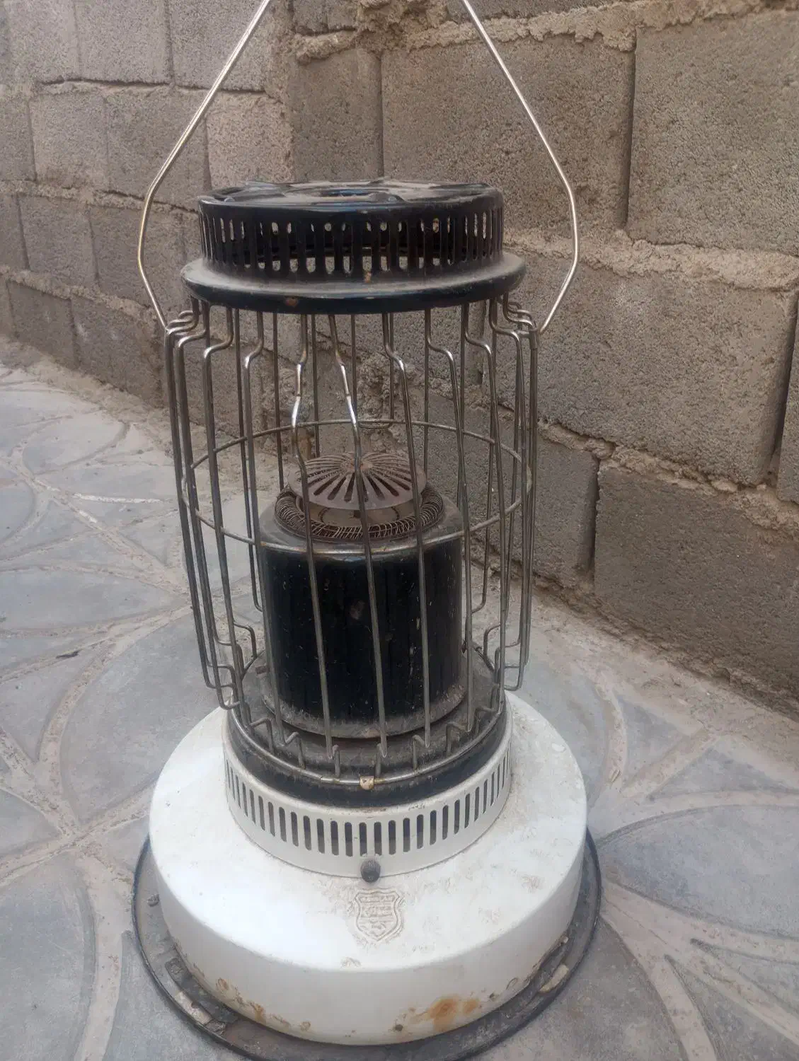 چراغ سفیدسولان700تومن|بخاری، هیتر، شومینه|بم, |دیوار