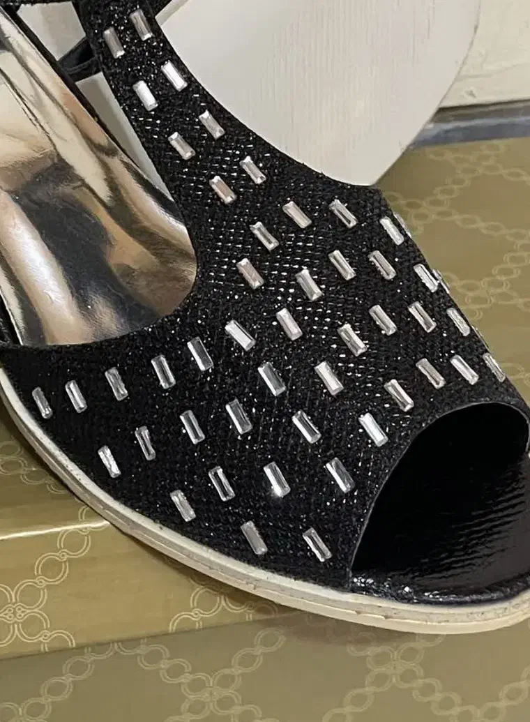 حراج کفش ترند بسیار شیک و خاص .خارجی.نو|کیف، کفش، کمربند|تهران, ایوانک|دیوار