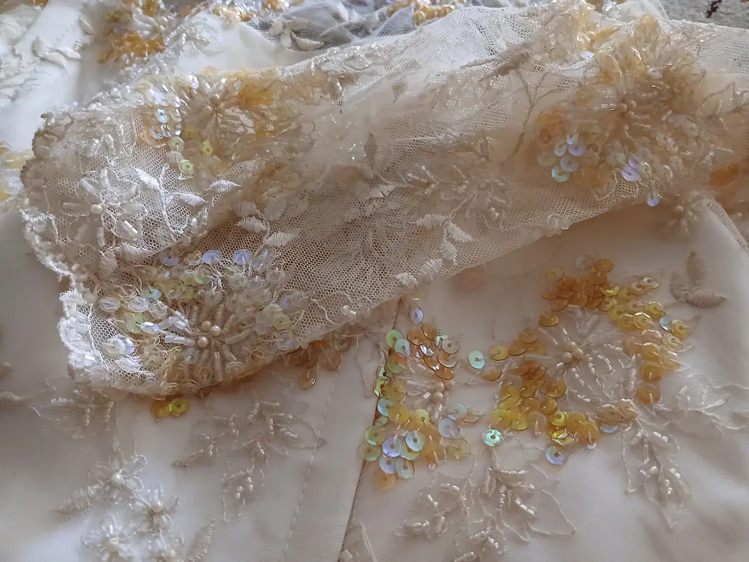 لباس عقد و نامزدی|لباس|شیراز, سینما سعدی|دیوار